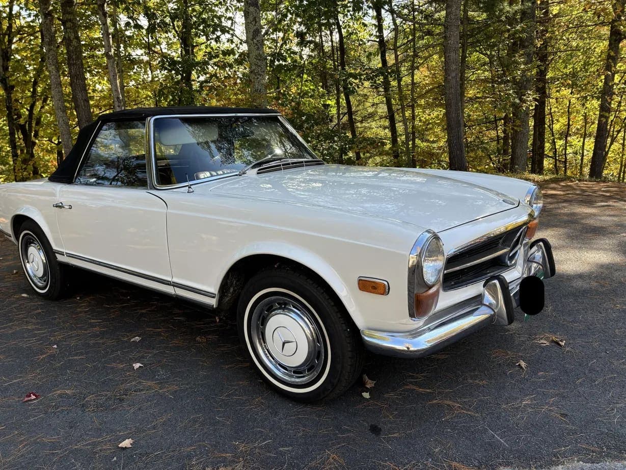 1971 Mercedes-Benz 280SL, view
