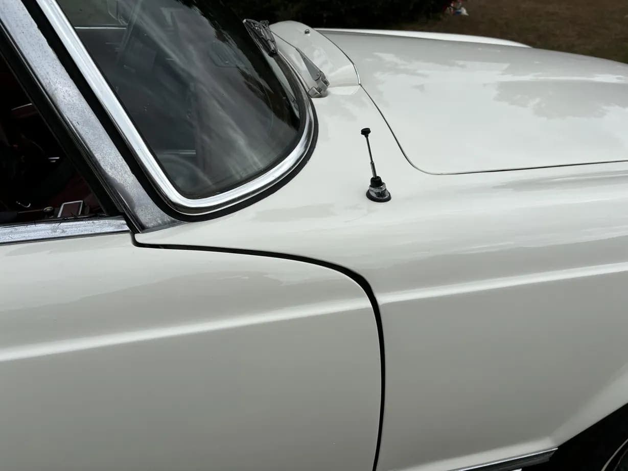 1971 Mercedes-Benz 280SL, view