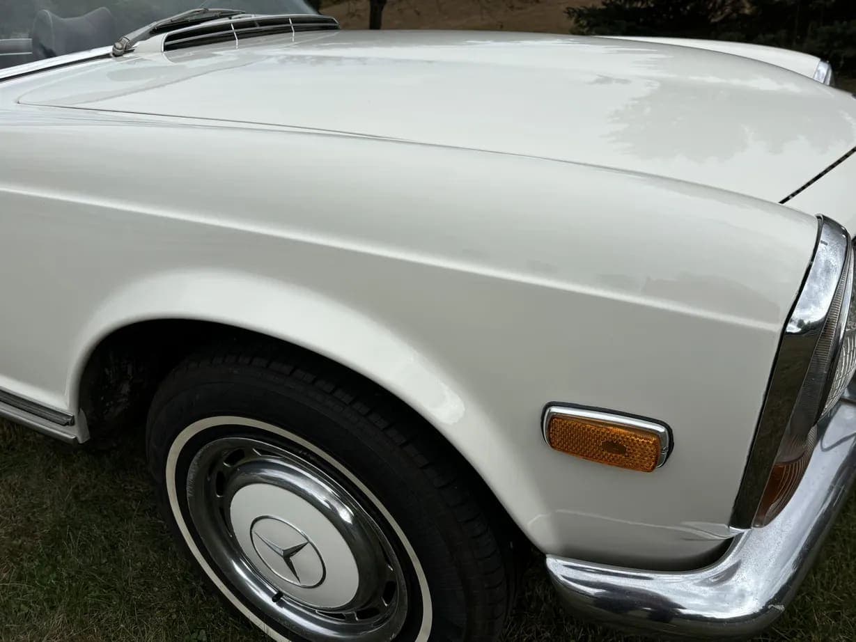 1971 Mercedes-Benz 280SL, view