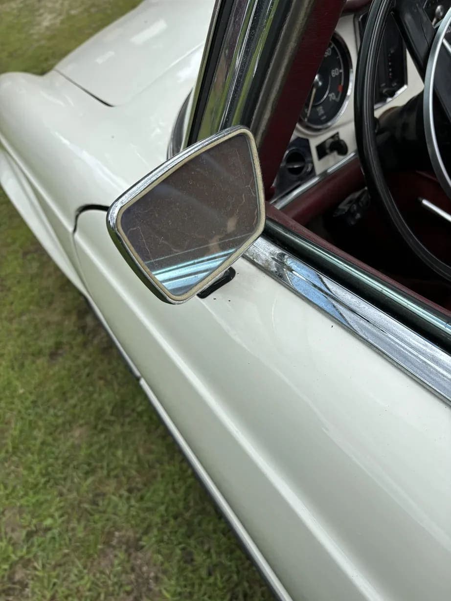 1971 Mercedes-Benz 280SL, view
