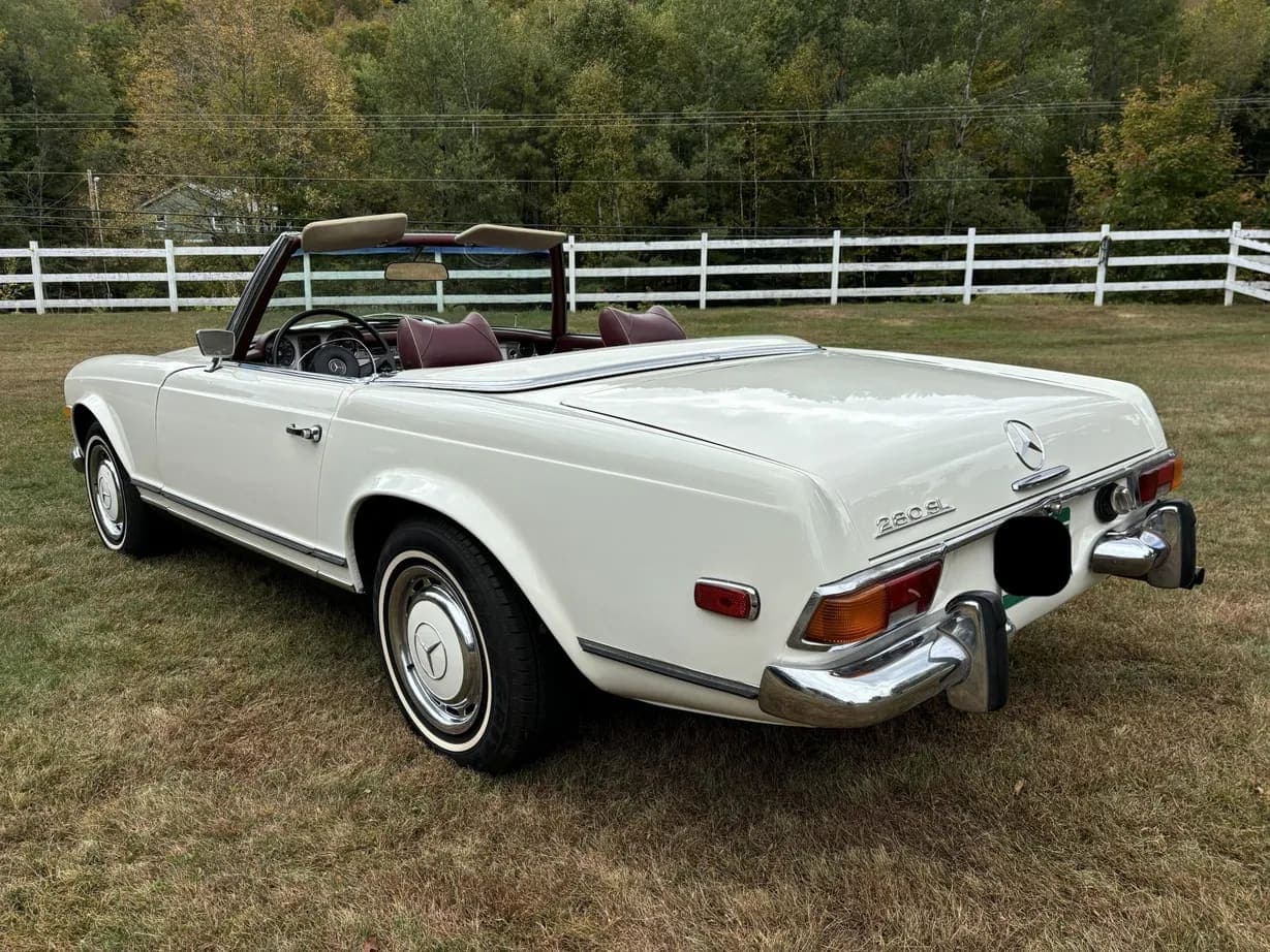 1971 Mercedes-Benz 280SL, view