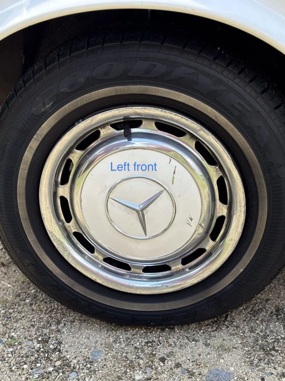 1971 Mercedes-Benz 280SL, view