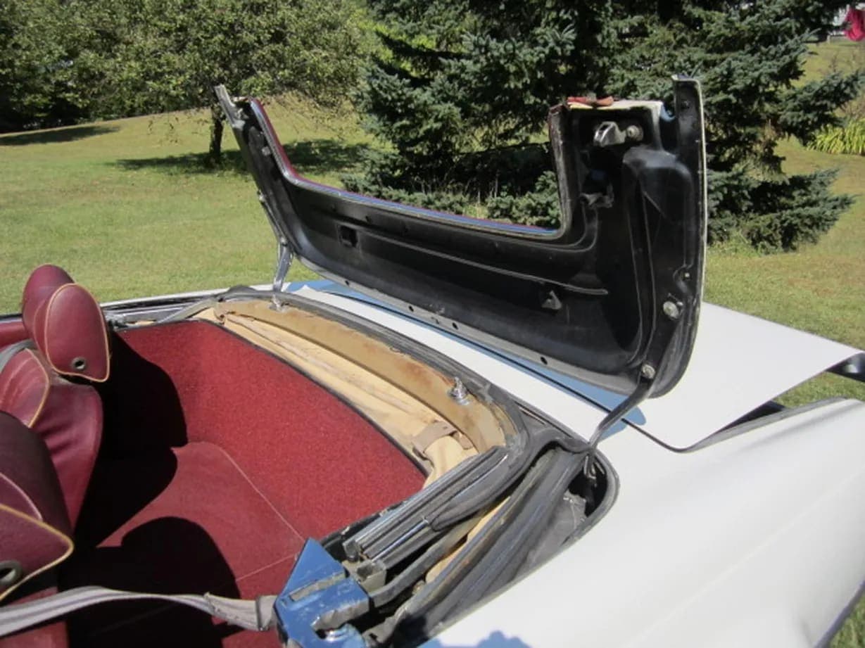 1971 Mercedes-Benz 280SL, view