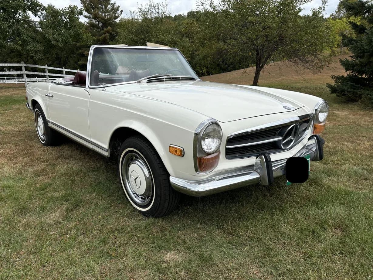 1971 Mercedes-Benz 280SL, view