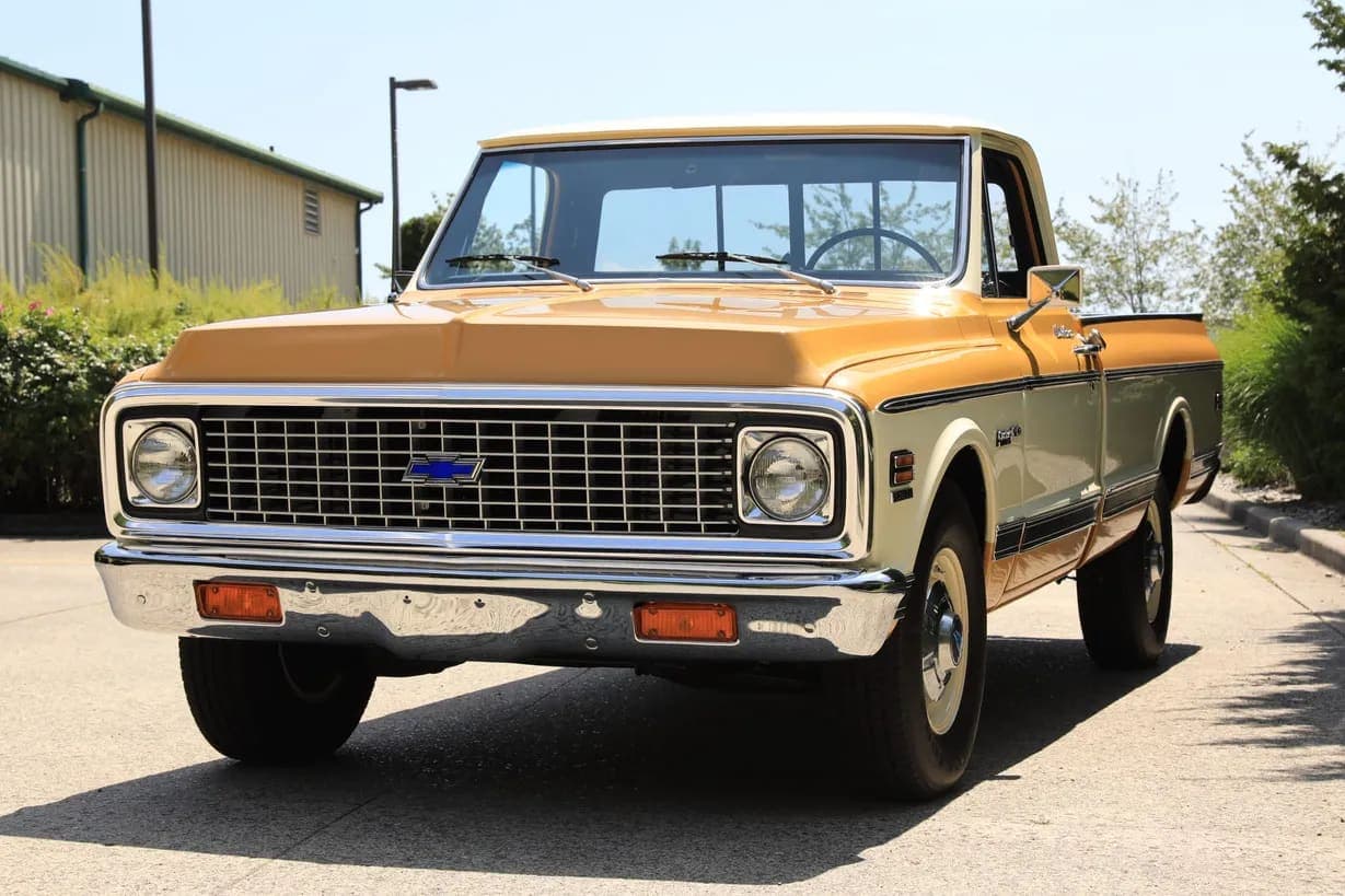 1972 Chevrolet C20 Custom Deluxe Pickup, view