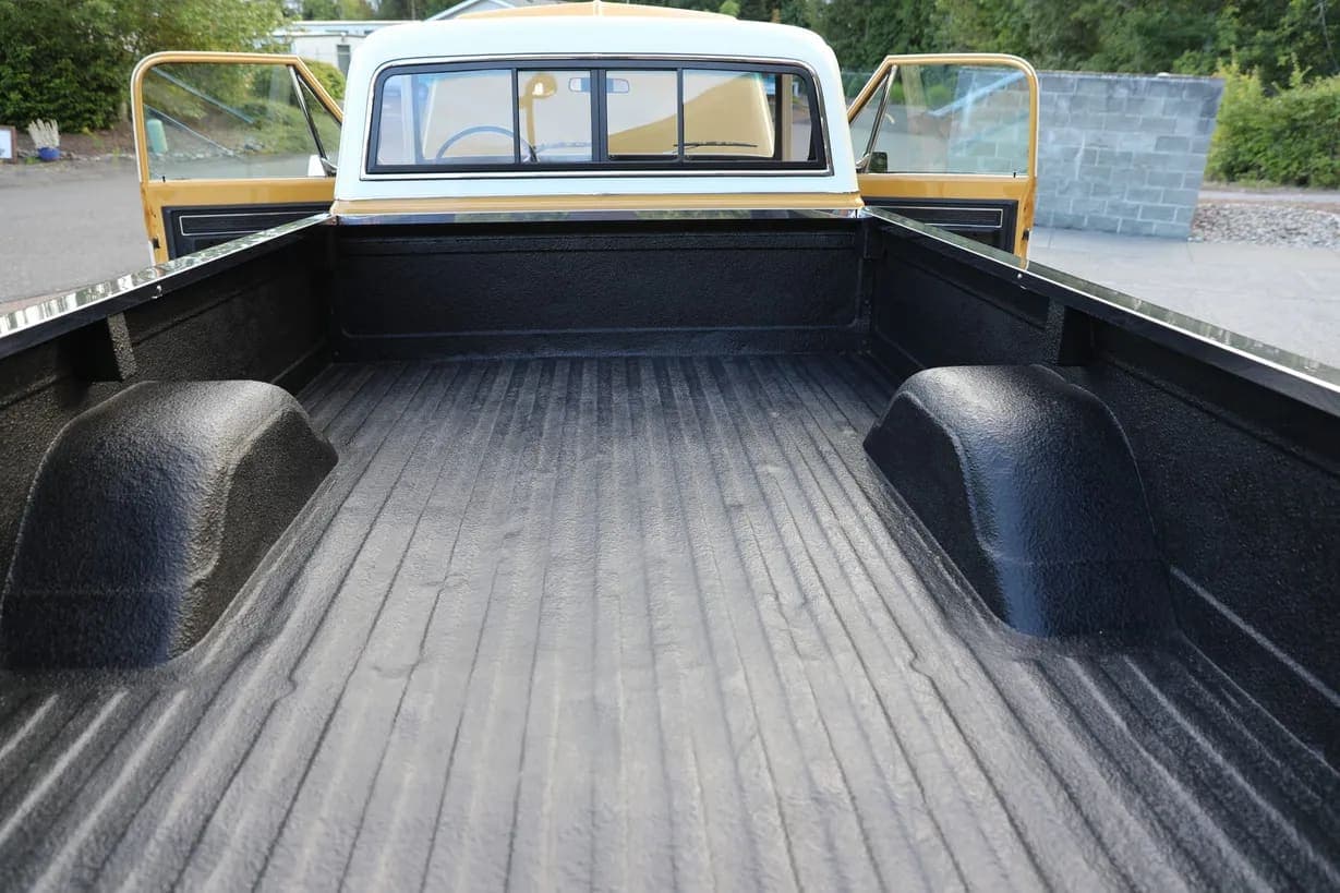 1972 Chevrolet C20 Custom Deluxe Pickup, view