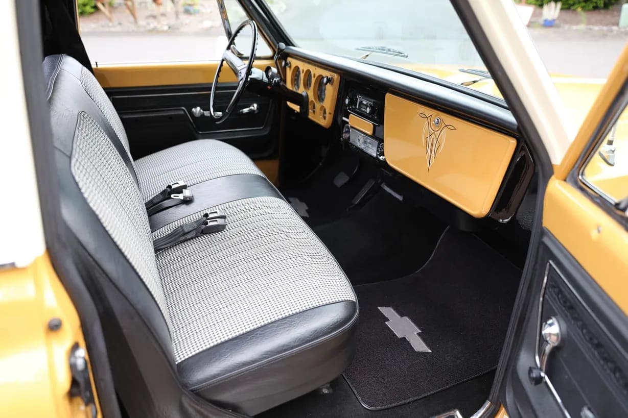 1972 Chevrolet C20 Custom Deluxe Pickup, view