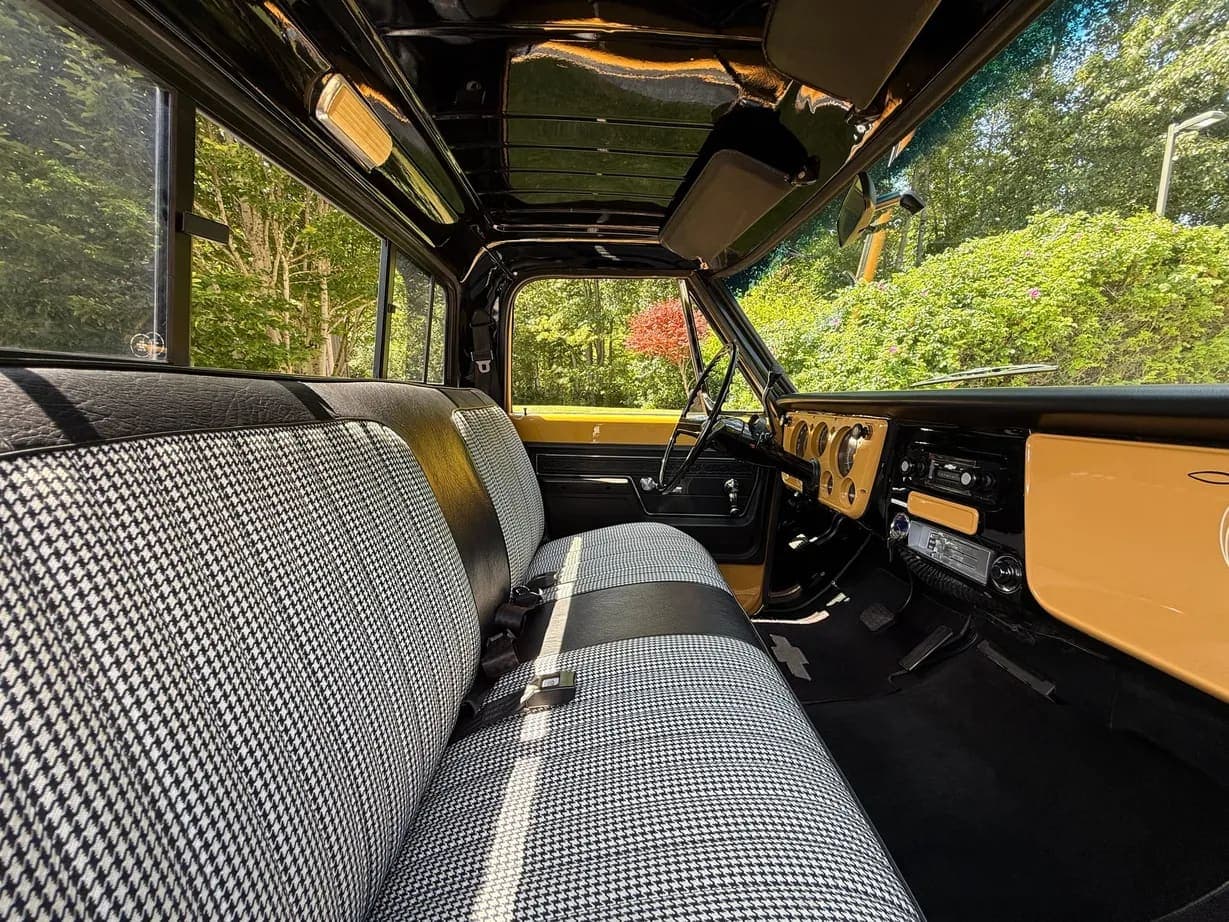 1972 Chevrolet C20 Custom Deluxe Pickup, view