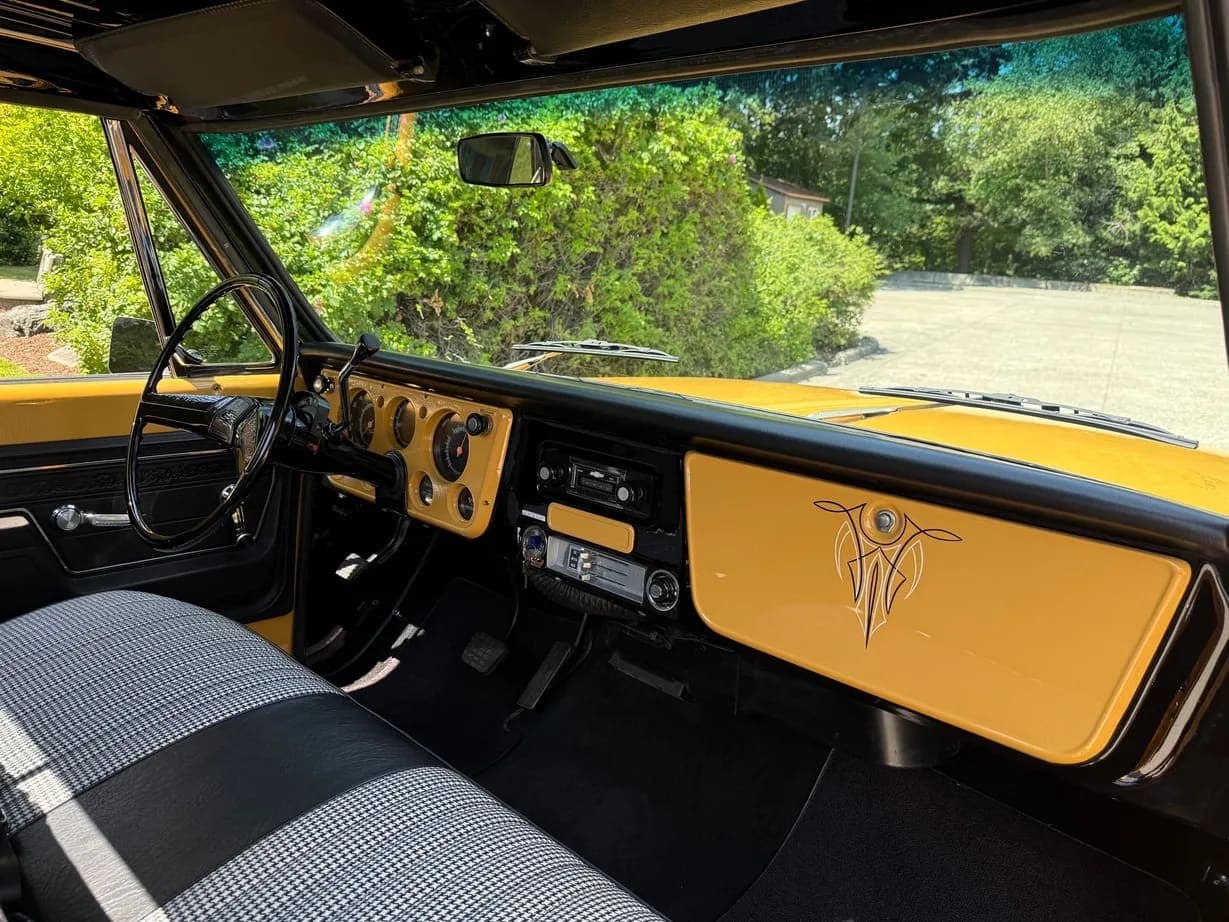 1972 Chevrolet C20 Custom Deluxe Pickup, view