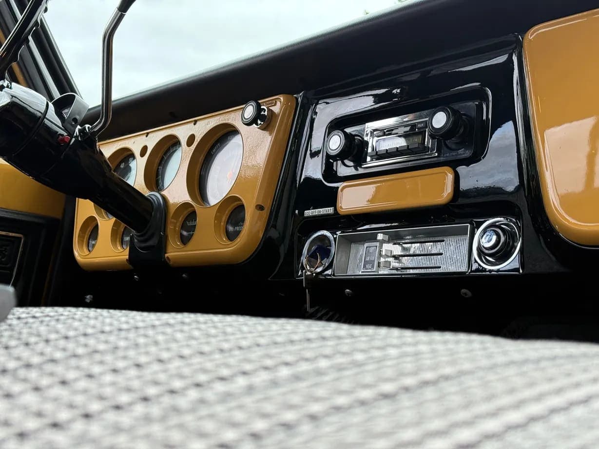 1972 Chevrolet C20 Custom Deluxe Pickup, view