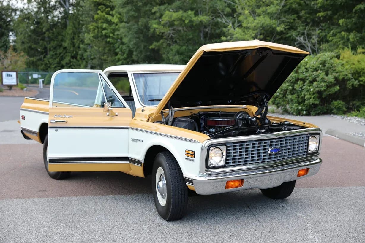 1972 Chevrolet C20 Custom Deluxe Pickup, view