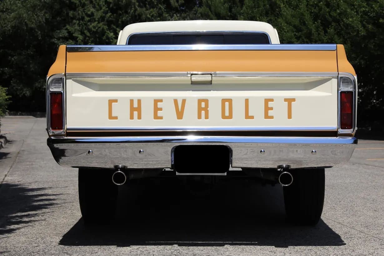 1972 Chevrolet C20 Custom Deluxe Pickup, view